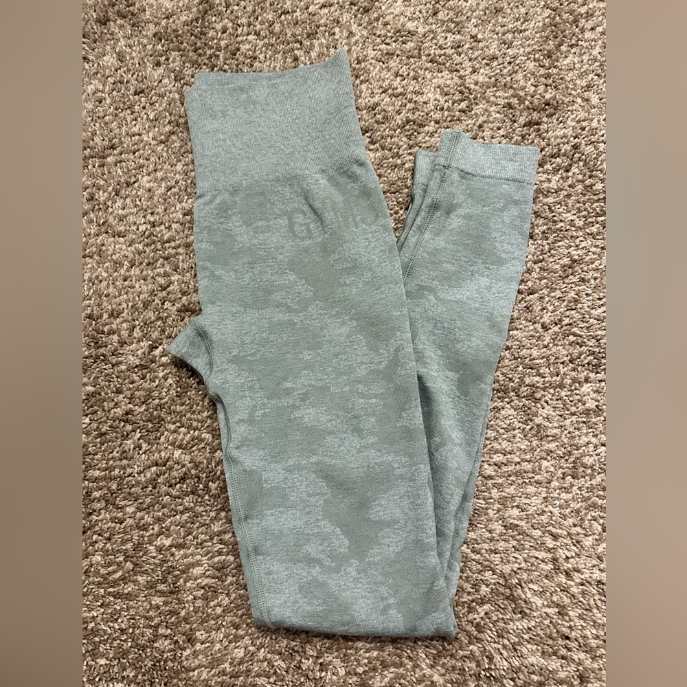 Gymshark Light Green Camo Seamless High Waisted Butt Scrunch Leggings